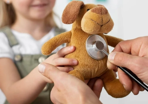 Ta sama choroba, inna terapia. Dlaczego dzieci nie leczy się jak dorosłych?
