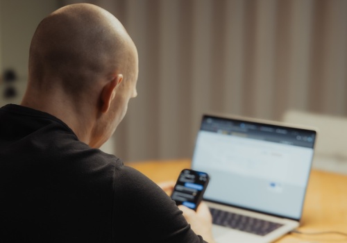 Poluję na pracę od miesięcy. Zastanawiam się, czy powrót do szkoły w wieku 45 lat by pomógł