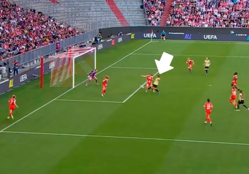 Barcelona walczyła z Bayernem. Kapitalna bramka Pajor