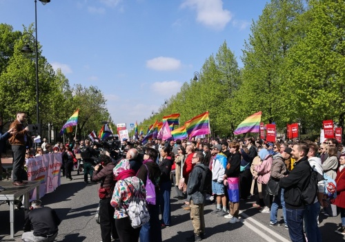 Protest przed siedzibą szefa rządu. 