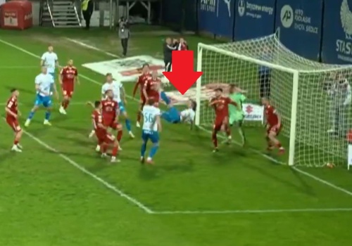 Robi wrażenie. Strzelił przewrotką w polskiej lidze