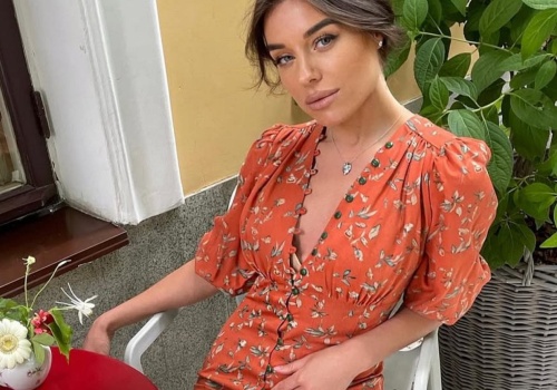 Polska marka wyprzedaje zwiewne sukienki w kwiaty 30% taniej - kobiety je uwielbiają