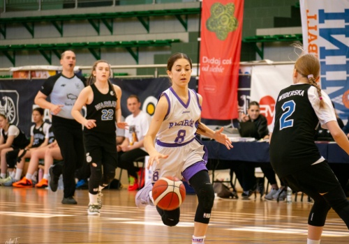 Walka do końca mimo strat. Koszykarki MiniBasketball Racibórz uległy Warsaw Basketball