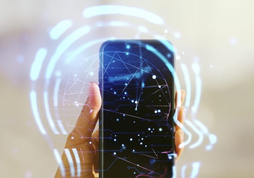 Algorytm i mikrofon w tle. Czy telefon nas podsłuchuje?