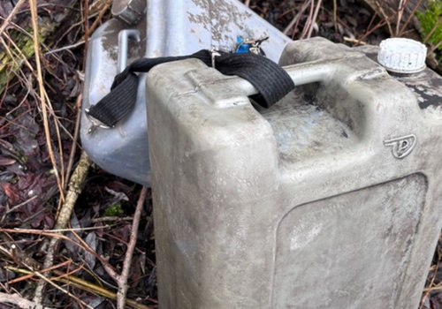 Nocne serie kradzieży paliwa zakończone zatrzymaniem sprawcy. 28- latek w przeciągu miesiąca ukradł 1400 litrów oleju napędowego.