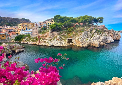 Złote plaże i Etna w tle 🏖️🍊 Loty + apartament z basenem na Sycylii za 887 PLN ✈️🌋