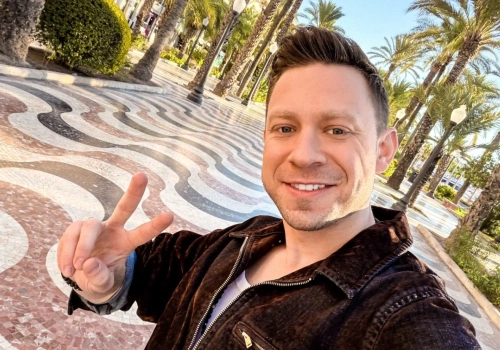 Paweł z zespołu Masters śpiewa przebój Skolima i Blanki „Niewinna”