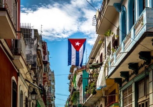 Znaleźli sposób na blokadę Trumpa. Kubańczycy stawiają na słońce