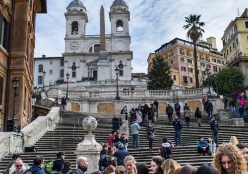 Nawet 500 euro kary. Warto znać przepisy przed wyjazdem za granicę