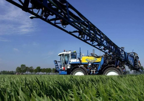 Dobór dysz do opryskiwacza: co naprawdę oznaczają kolory dysz?