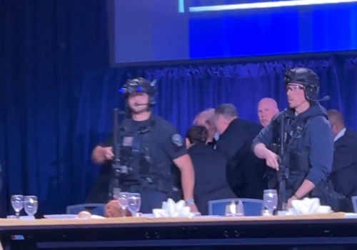 Moment ewakuacji Trumpa na gali. Secret Service pojawiło się błyskawicznie