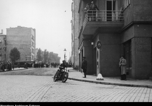 12 tysięcy widzów na trasie. Wyścigi motocyklowe w przedwojennym Bielsku