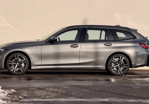 BMW 330i xDrive Touring tanieje o 66 600 zł i kosztuje mniej niż Omoda 9. Ma 16 dodatków z listy opcji