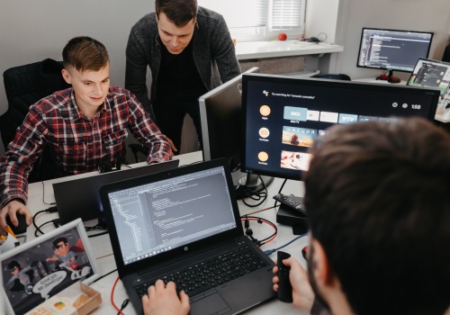 Fala zwolnień w branży technologicznej. Sztuczna inteligencja zastępuje pracowników