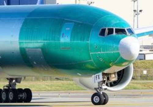 Boeing prezentuje pierwszy egzemplarz 777-8 Freighter. Nowa era cargo