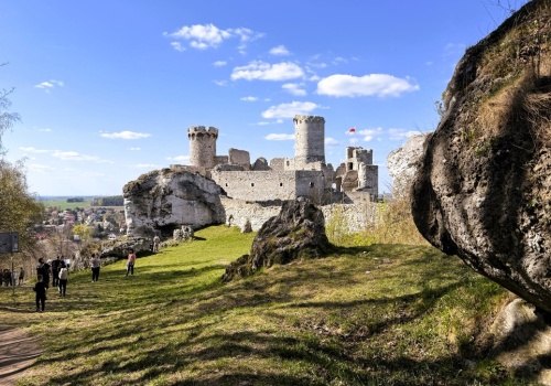 Ślady wojny i ukryty w lesie Okręt. Odkryj tereny przy Zamku Ogrodzieniec