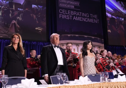 Atak na kolacji z Trumpem. Relacje Polaków obecnych na gali: „Wszyscy padli na ziemię”