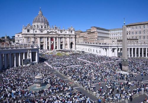 Papież: Jezus nie przychodzi po to, żeby nam coś ukraść, jest dobrym Pasterzem, który pomnaża życie