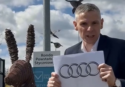 Uprowadzenie królika z ronda w Kleczewie. Burmistrz stawia ultimatum