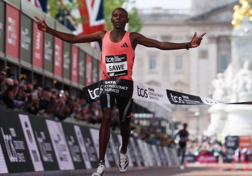 Pękła magiczna granica! Sebastian Sawe przebiegł maraton w mniej niż dwie godziny