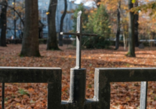 Varsavianista Jerzy Majewski: szczątki z dawnego Cmentarza Świętokrzyskiego powinny zostać pochowane w Warszawie