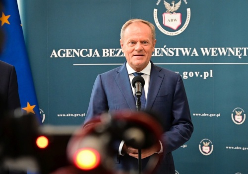 Donald Tusk w Rzeszowie. Ważne rozmowy z premier Ukrainy o obronności