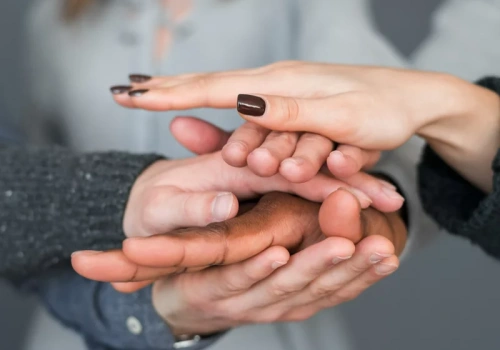 Nie mów „będzie dobrze”. W żałobie najważniejsze jest coś zupełnie innego