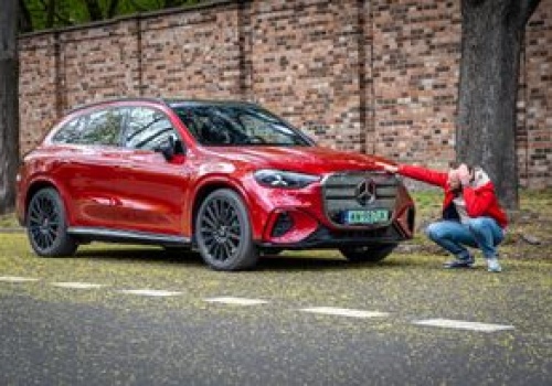 Test: Elektryczny Mercedes GLC 400 ma telewizor zamiast grilla i problem, któremu sam nie jest winien