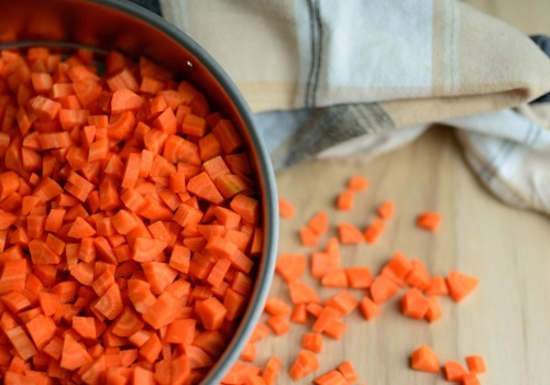 Kapitalny dodatek do obiadu. Marchewka gotowana na parze to hit