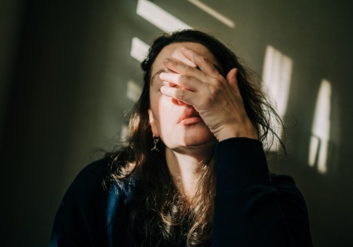 Czujesz, że zaraz wybuchniesz? 90 sekund ma pomóc ci ochłonąć. Czy i jak działa ta zasada regulowania emocji?