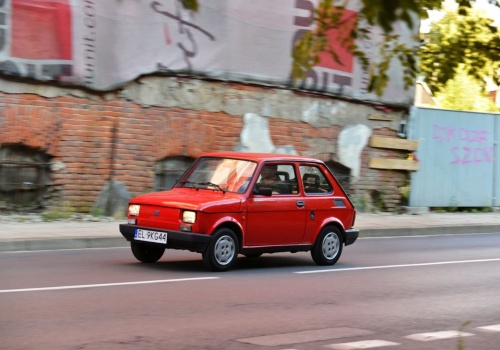 Jeździmy maluchem w XXI wieku! Jedni nie pamiętają, inni nie wiedzą, jakie to uczucie