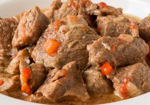 To nie wina mięsa, a twoich błędów. Dlaczego żołądek 