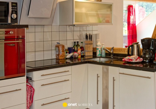 Tych rzeczy nie można trzymać pod zlewem. Mało kto się do tego stosuje