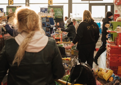 Nowe zasady ocen w Biedronce. Od kwietnia zmiana obejmuje kasy samoobsługowe