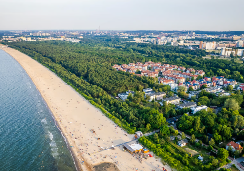 Znakomity resort 100 metrów od plaży w Jelitkowie 🏖️🌊 Pobyt z wyżywieniem od 489 PLN/pokój