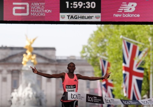 Historyczny dzień w Londynie! Kenijczyk Sabastian Sawe jako pierwszy człowiek przebiegł oficjalny maraton poniżej 2 godzin