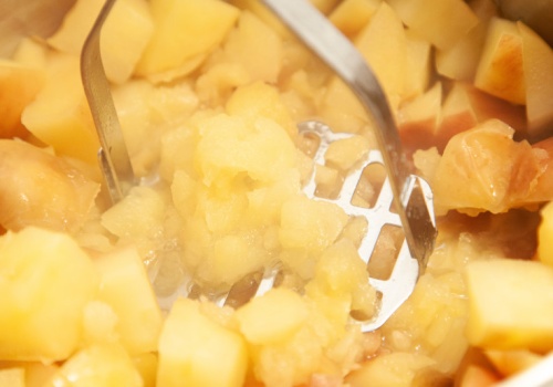 Dwie łyżki przed śniadaniem. Uspokoi jelita, obwód brzucha będzie mniejszy