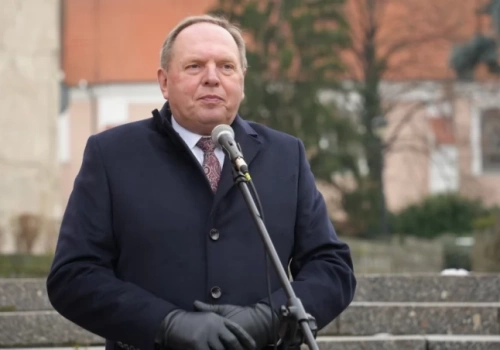 Burmistrz spod Wrocławia odwołany. Hotel „Miś