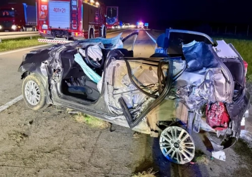 Wypadek na A4. Trzy osoby ranne, jedna oddaliła się z miejsca zdarzenia