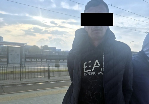 Próbę odebrania przesyłek z wyłudzonymi telefonami udaremnili stołeczni policjanci