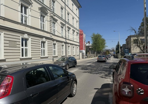 300 metrów niebezpiecznej drogi dziennie. Problem na ul. Konopnickiej