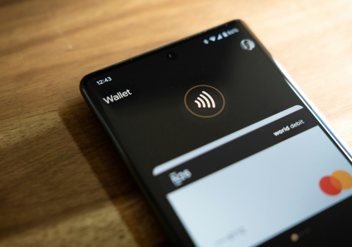 Portfel Google z dużą aktualizacją. Live Updates zmienia sposób podróżowania!