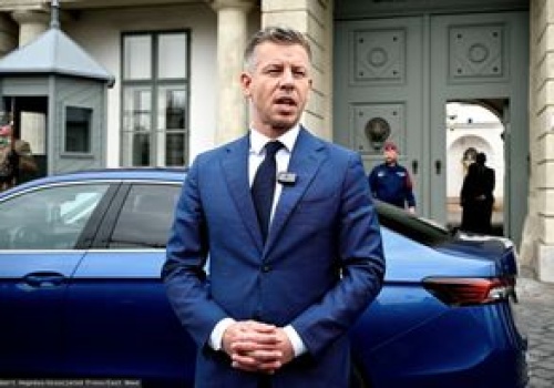 Potwierdzają alarm Magyara. Oto co robi otoczenie Orbana