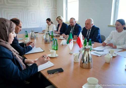 Polska walczy o nowy rynek. Chodzi o miliony z mleka