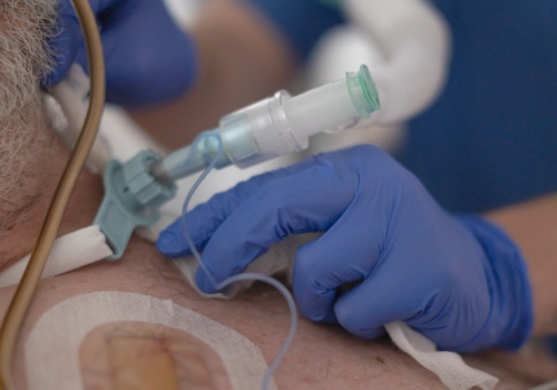 Do Kielc przylecieli nawet Japończycy. W centrum onkologii wszczepiają protezy głosowe