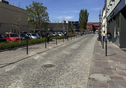 „Salony miejskie” zamiast drogi? Pomysł na Cyniarską