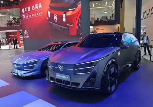 To się nazywa zmiana stylu! Peugeot zaskoczył na salonie samochodowym w Pekinie