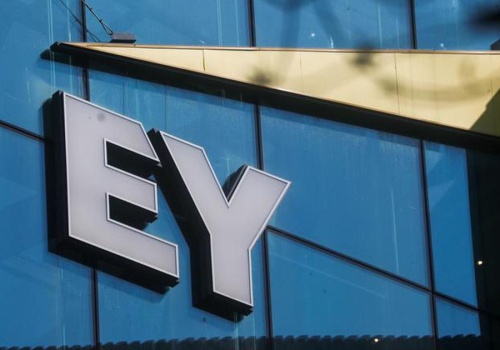 W polskim EY nadchodzą zmiany, krajowe firmy IT nie odpuszczą big techom, a Budimex ma kłopoty z KIO (Najważniejsze informacje dnia)