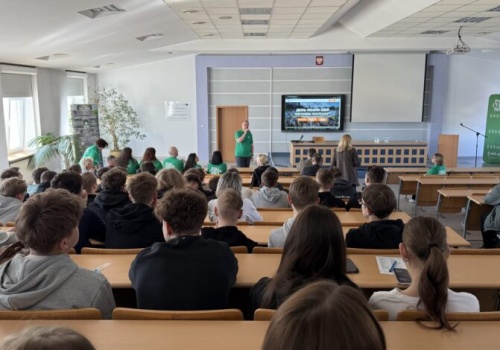 „Nasza moc, nasza planeta”. Młodzież z regionu świętowała Dzień Ziemi na Politechnice Częstochowskiej
