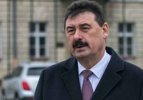 Bartosik: marszałek powinien zwrócić gminom pieniądze wydane na kolej do Turku